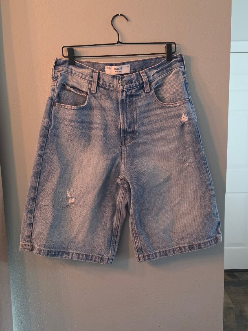 Hollister Super Baggy Denim Shorts Light Wash Distressed W31 Jean Shorts